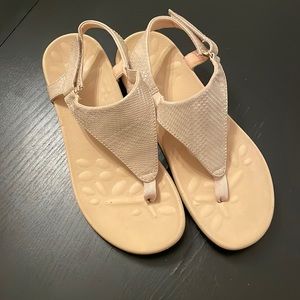 Megnya Nude Sandals